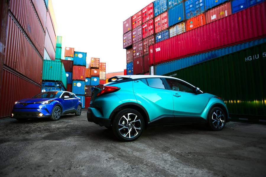  Toyota C-HR R-Code 2017 года  (NA) (фото 18 из 29)